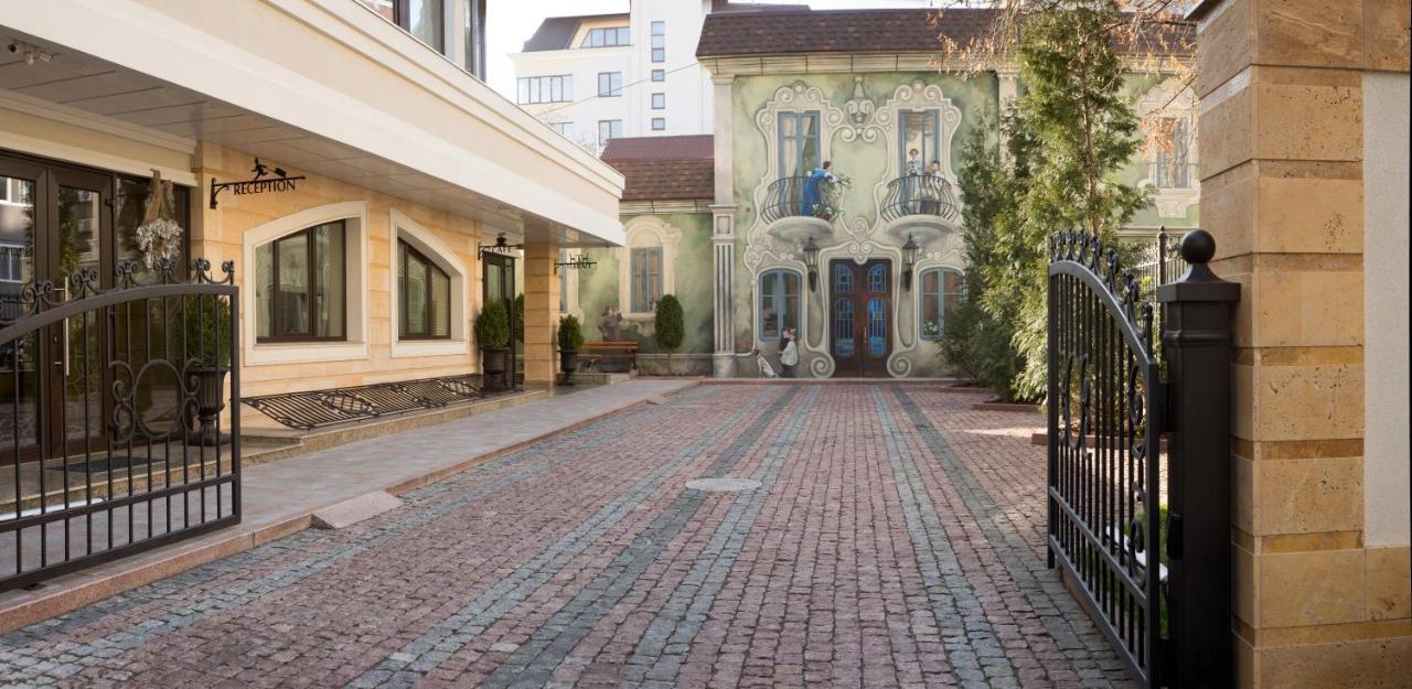 Zentrum Hotel Chişinău Extérieur photo
